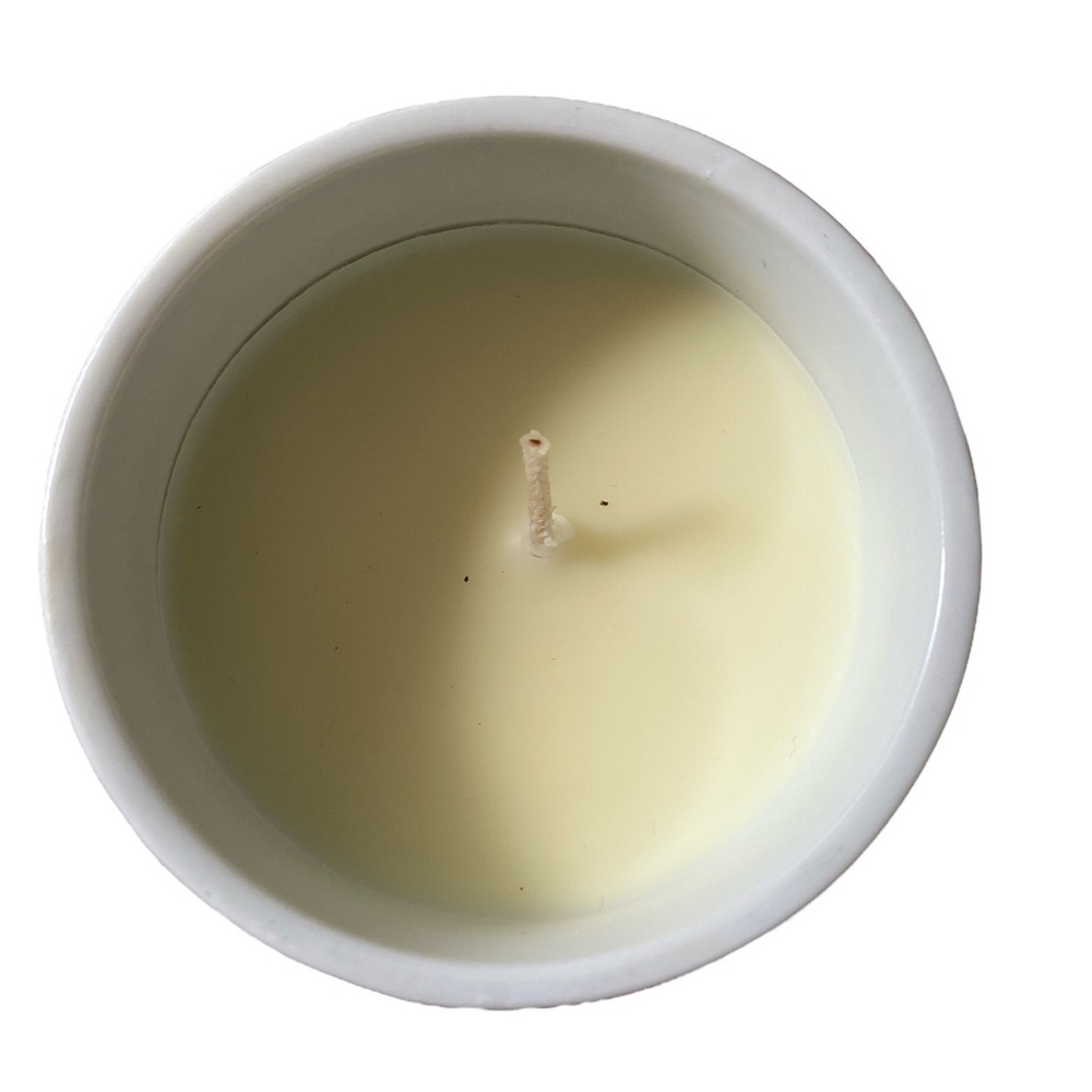 Anthropologie Illume Soy Candle GOLDEN AMBER 7.2 oz NEW Ceramic Jar with Lid - Picture 2 of 4